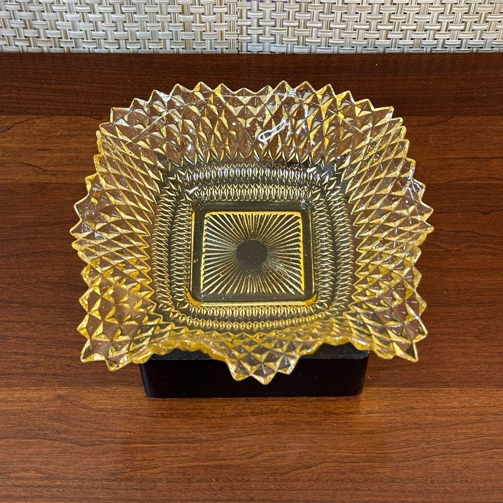 🍁🌟HP🌟VTG 1960s Indiana Glass Yellow Diamond Point Pattern Dish